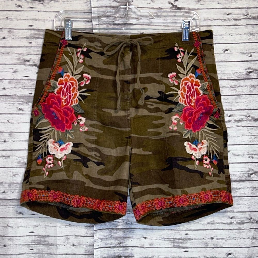 Johnny Was Burke Linen Shorts